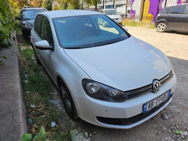 Tirane, jap me qera makine Volkswagen Golf 6 Viti 2010, 3.500 Leke
