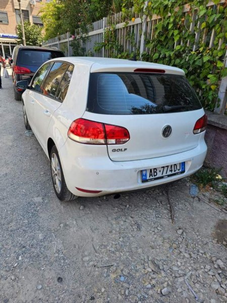 Tirane, jap me qera makine Volkswagen Golf 6 Viti 2010, 3.500 Leke