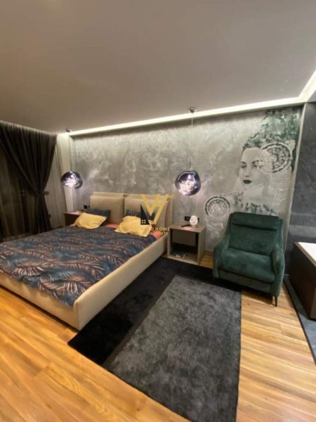 Tirane, jepet me qera apartament 3+1 Kati 6, 250 m² 2.500 Euro (KOMUNA E PARISIT)