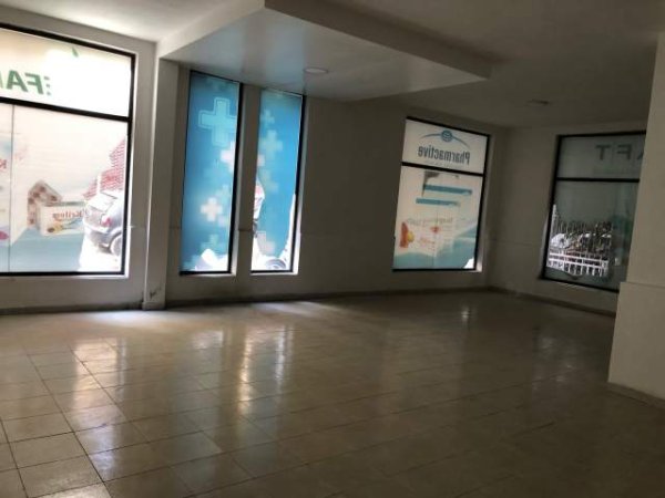 Tirane, shitet dyqan Kati 0, 217 m² 1.500 Euro/m2 (Eduart Mano)