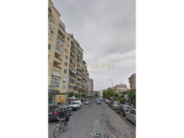 Tirane, shitet ambjent biznesi Kati 0, 319 m² (tregu elektrik)