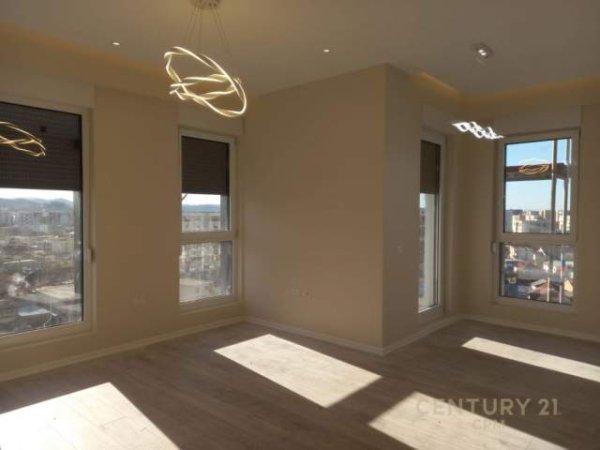 Tirane, jepet me qera apartament 2+1+BLK Kati 9, 83 m² 500 Euro (21 dhjetori)