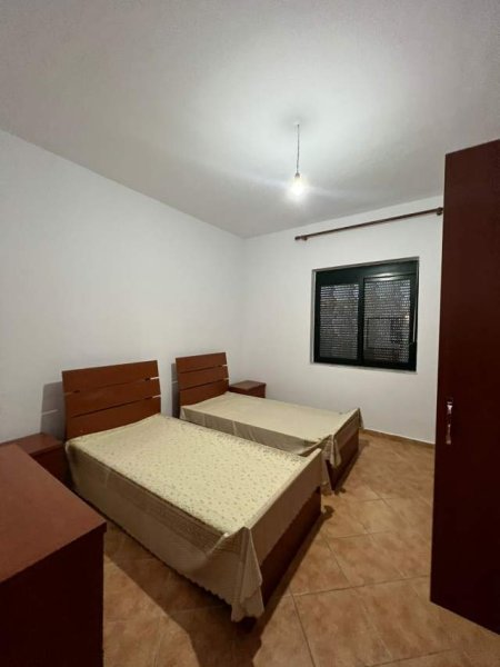 Tirane, shes Vile 3 Katshe Kati 1, 450 m² 310.000 Euro (Senatorium)