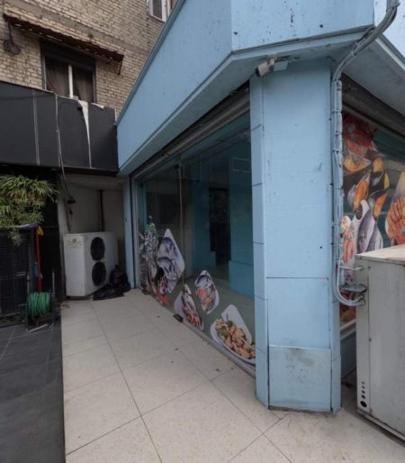 Tirane, shitet dyqan Kati 0, 100 m² 250.000 Euro (Bulevardi Bajram Curri)