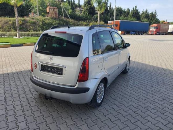 Fier, shes makine Lancia Musa 1,4 LPG Viti 2006