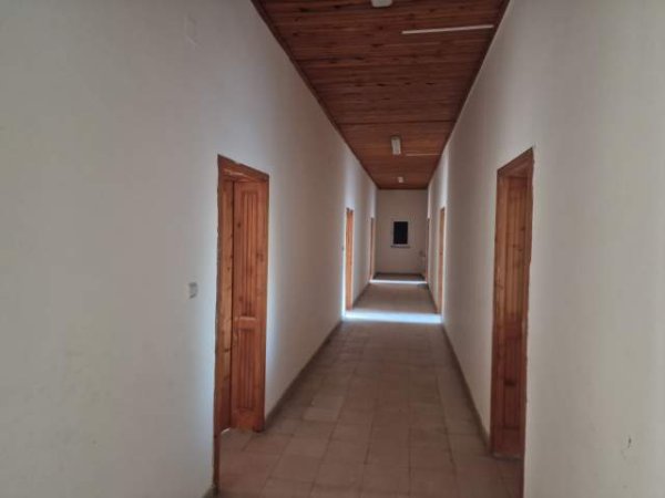 Peze e Madhe, Godinë 3-katëshe sip 720m2 + 11.380m2 toke - Hotel | Agro-Turizëm | Azil për të Moshuarit | Shkollë për Kafshët etj..