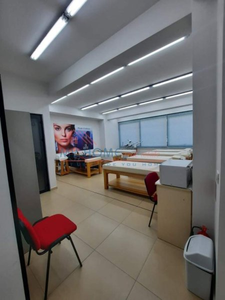 Tirane, shitet zyre Kati 2, 448 m² 966.000 Euro (Tower Bridge III)