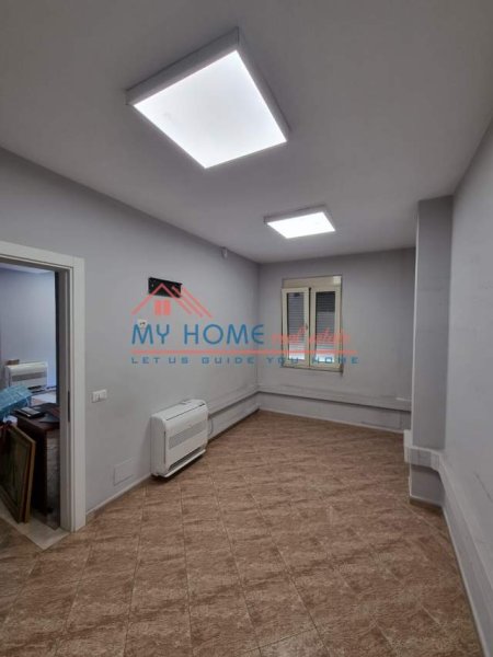 Tirane, shitet zyre Kati 2, 448 m² 966.000 Euro (Te Tower Bridge III Shitet Njesi Biznesi)