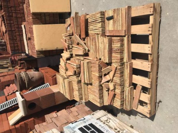 Tirane, shes Oxhaqe,furra,pllaka balte,aksesor antike 100 Leke