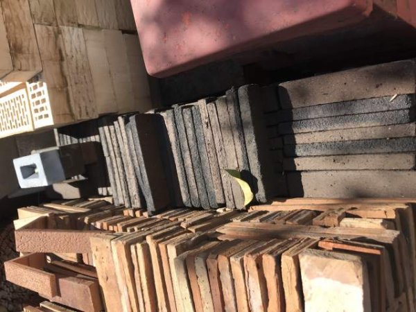 Tirane, shes Tulla shamat zjarrduruese, aksesor antik 100 Leke