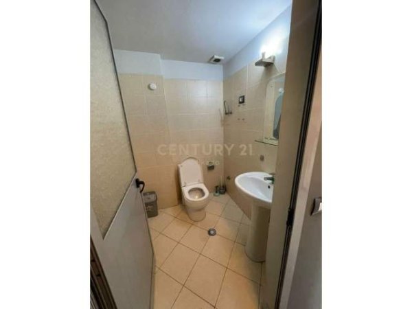 Tirane, shitet ambjent biznesi Kati 0, 62 m² 150.000 Euro (Rruga e Dibres)