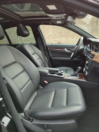 Tirane, shes makine Mercedes-Benz C Class Viti 2012, 12.500 Euro