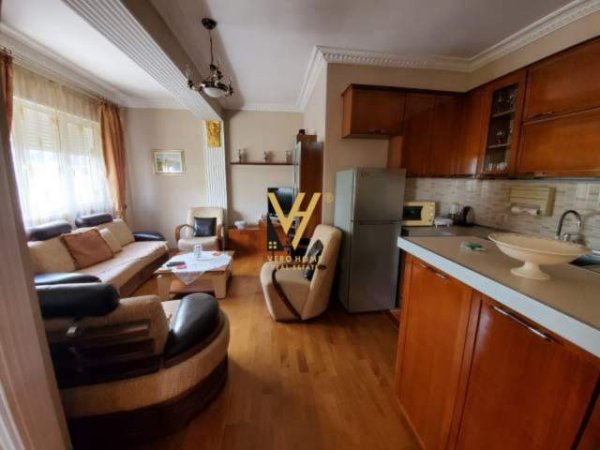 Tirane, jepet me qera apartament 2+1+BLK Kati 3, 100 m² 800 Euro (KOMUNA E PARISIT)