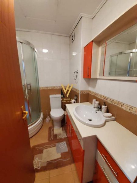 Tirane, jepet me qera apartament 2+1+BLK Kati 3, 100 m² 800 Euro (KOMUNA E PARISIT)