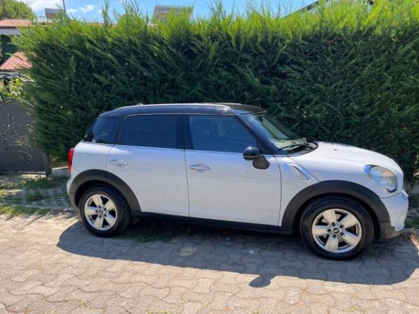Tirane, shitet makine MINI COUNTRYMAN Viti 2015, 13.000 Euro