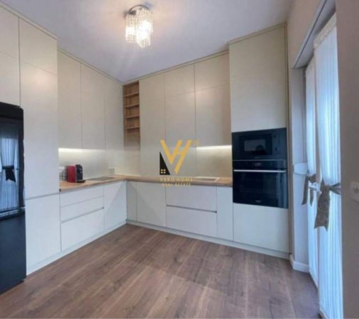 Tirane, jepet me qera apartament 3+1 Kati 3, 143 m² 1.300 Euro (LIQENI I THATE)