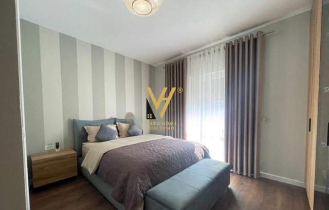 Tirane, jepet me qera apartament 3+1 Kati 3, 143 m² 1.300 Euro (LIQENI I THATE)