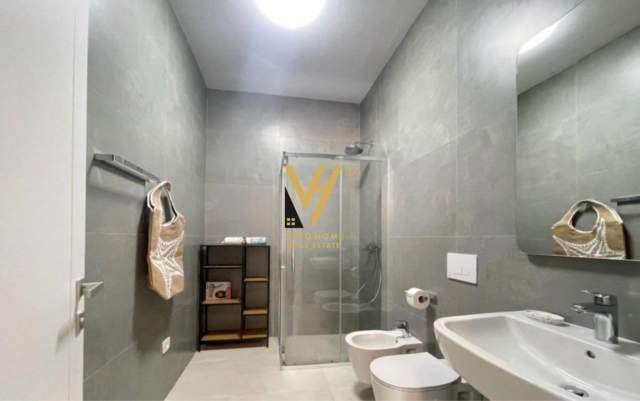 Tirane, jepet me qera apartament 3+1 Kati 3, 143 m² 1.300 Euro (LIQENI I THATE)