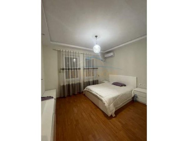 Tirane, shitet Penthouse 3+1+A+BLK Kati 4, 1.198 m² 350.000 Euro