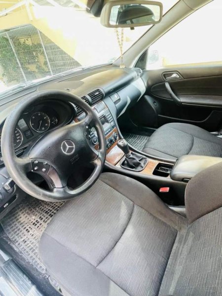 Tirane, shitet makine Mercedes-Benz C class Viti 2006, 6.000 Euro