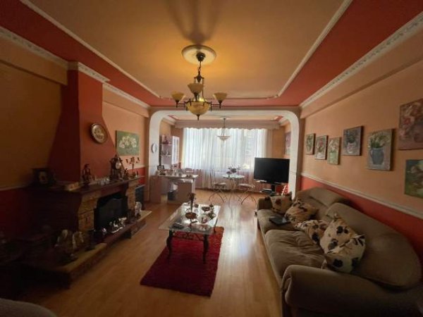 Tirane, shes apartament 3+1 Kati 3, 159 m² 250.000 Euro (bllok)