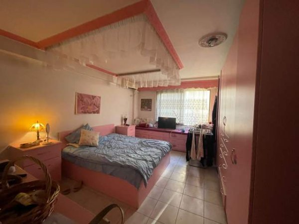 Tirane, shes apartament 3+1 Kati 3, 159 m² 250.000 Euro (bllok)