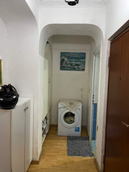 Tirane, shes apartament 3+1 Kati 3, 159 m² 250.000 Euro (bllok)