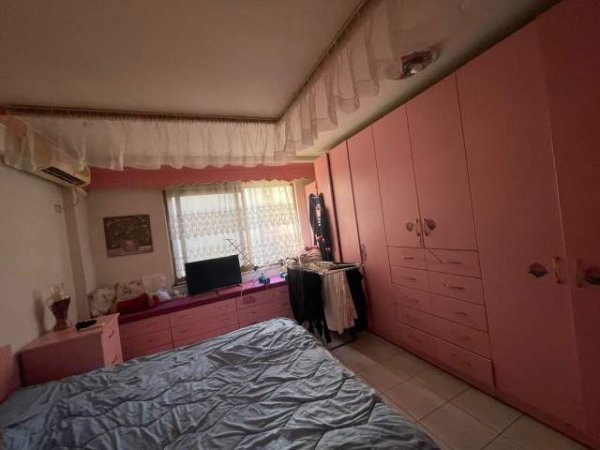 Tirane, shes apartament 3+1 Kati 3, 159 m² 250.000 Euro (bllok)