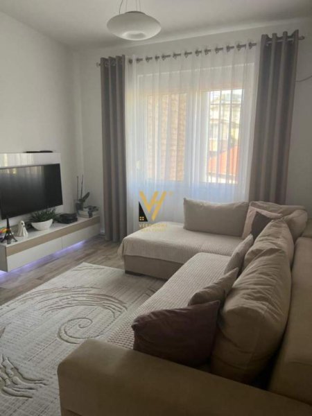 Tirane, jepet me qera apartament 2+1 Kati 4, 100 m² 700 Euro (STADIUMI DINAMO)