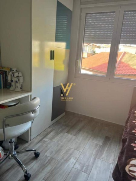 Tirane, jepet me qera apartament 2+1 Kati 4, 100 m² 700 Euro (STADIUMI DINAMO)