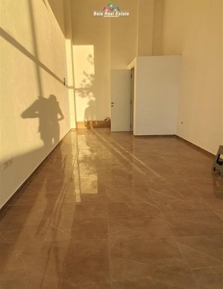 Tirane, shes dyqan Kati 0, 34 m² 133.000 Euro (farmacia 10)