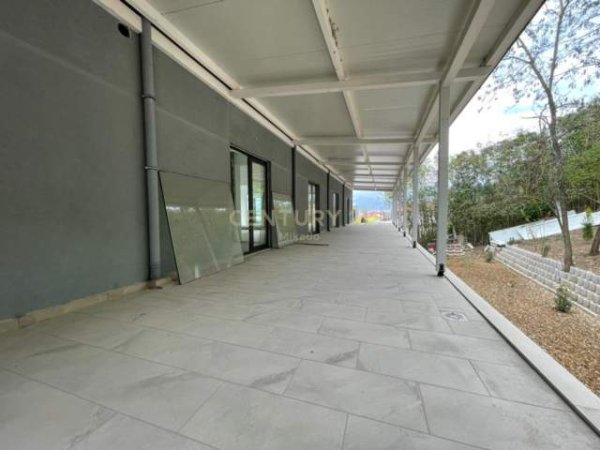 Tirane, shitet ambjent biznesi Kati 1, 1.860 m² 1.660.000 Euro (Vaqarr buze rruges krzesore)