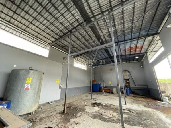 Tirane, shitet ambjent biznesi Kati 1, 2.000 m² (Peze Helmes)