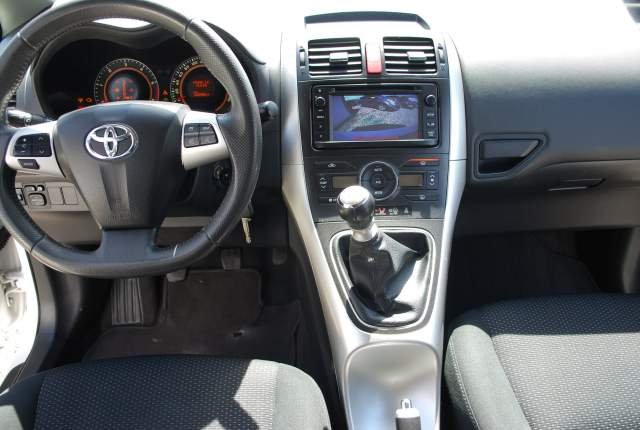 Toyota AURIS. 1.4 NAFTE 2012 Viti 2012, SHITUR