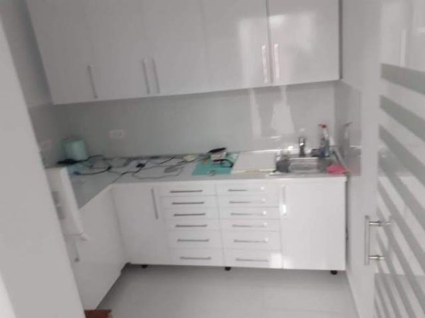 Tirane, shitet ambjent biznesi Kati 2, 127 m² 3.000 Euro/m2 (Pjeter Bogdani)