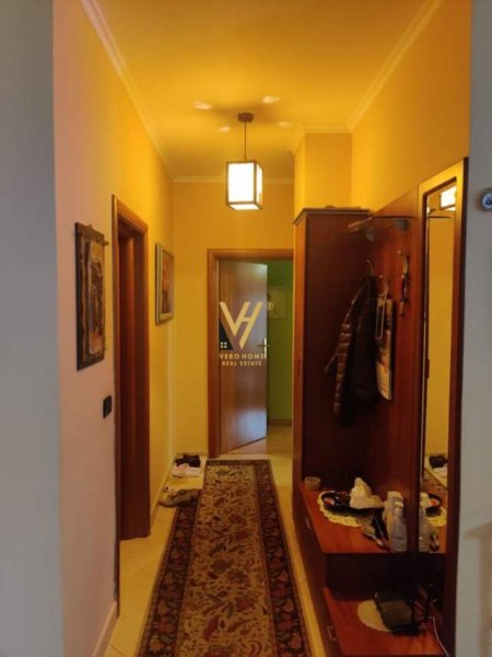 Tirane, jepet me qera apartament 2+1 Kati 3, 103 m² 900 Euro (RRUGA E ELBASANIT)