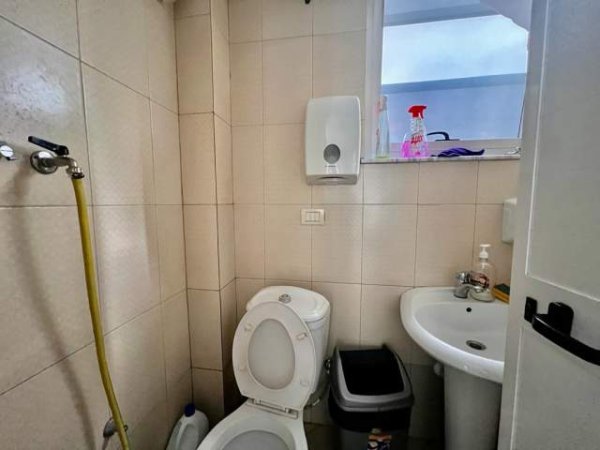 Tirane, shitet ambjent biznesi Kati 0, 67 m² 155.000 Euro (pazari ri)