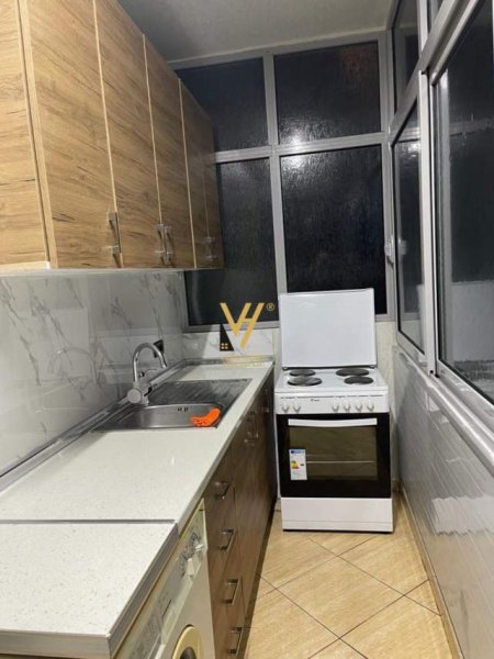 Tirane, jepet me qera apartament 2+1 Kati 2, 85 m² 600 Euro (MYSLYM SHYRI)