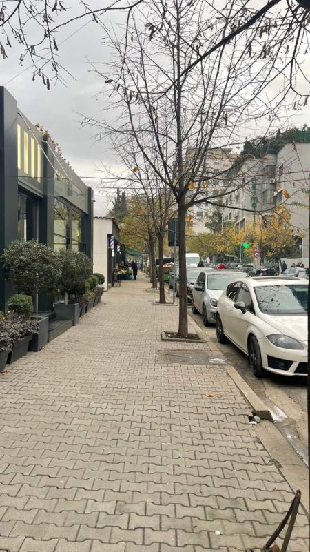 Tirane, shes dyqan 75 m² 210.000 Euro (Tregu Elektrik)