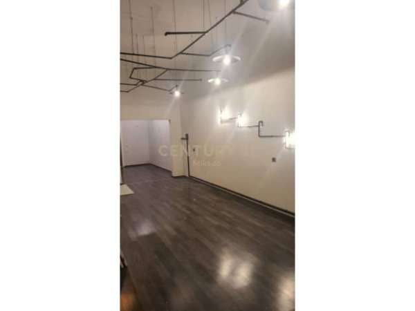 Tirane, shitet ambjent biznesi Kati 0, 28 m² 40.000 Euro (Laprake)