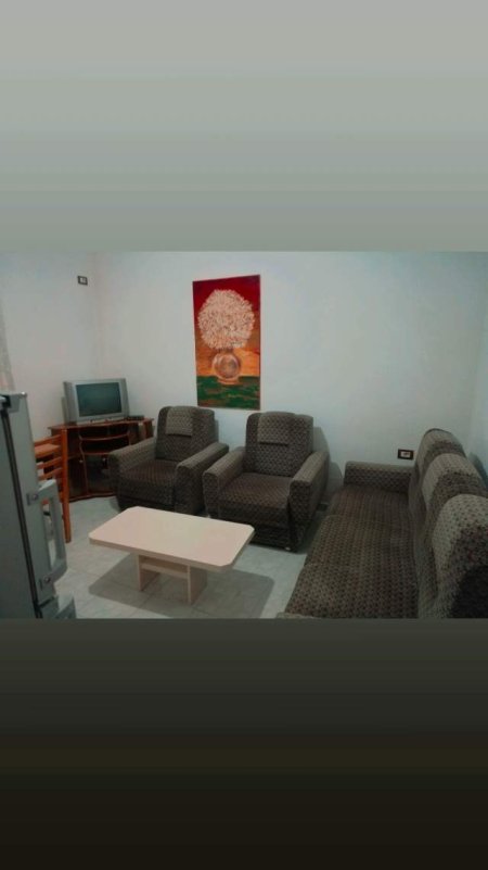 Tirane, jap me qera shtepi 1+1 Kati 1, 60 m² 220  (Besa)