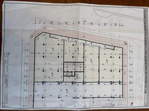 Tirane, shes ambjent biznesi 636 m² 1.050.000 Euro (Yzberish)