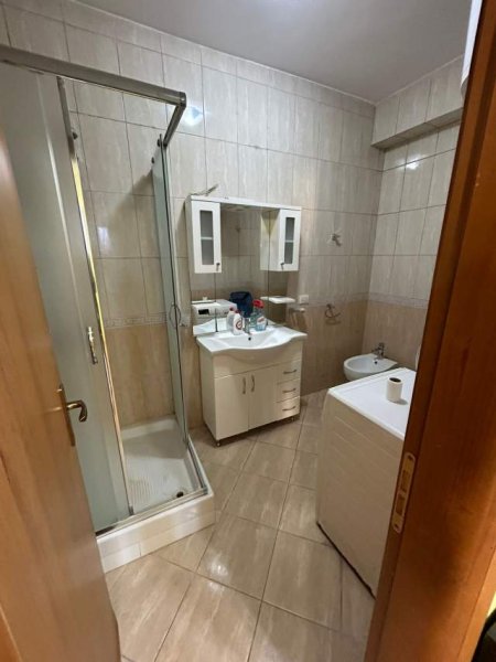 Tirane, shes apartament 3+1 Kati 3, 120 m² 188.000 Euro (Bill Klinton)