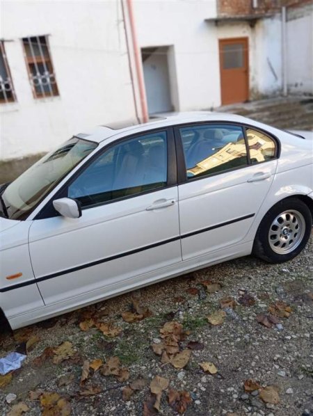 Berat, shes makine BMW 323I Viti 2000, 3.500 Euro