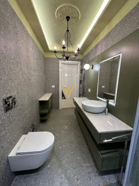 Tirane, jepet me qera apartament 2+1+BLK Kati 2, 132 m² 1.300 Euro (LIQENI I THATE)