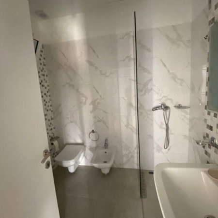 Tirane, jepet me qera apartament Kati 6, 102 m² 350 Euro (Rruga e Kavajes)