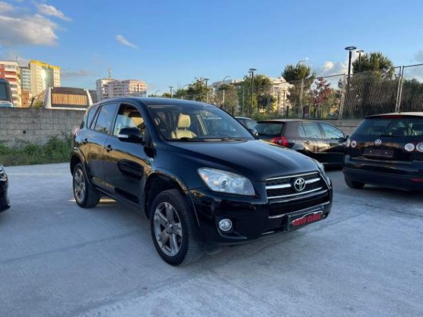 Tirane, shes xhip Toyota RAV4 Viti 2009, 9.200 Euro