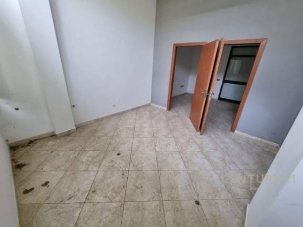 Tirane, shes zyre Kati 2, 40 m² 75.000 Euro (Rruga: Frederik Shiroka)