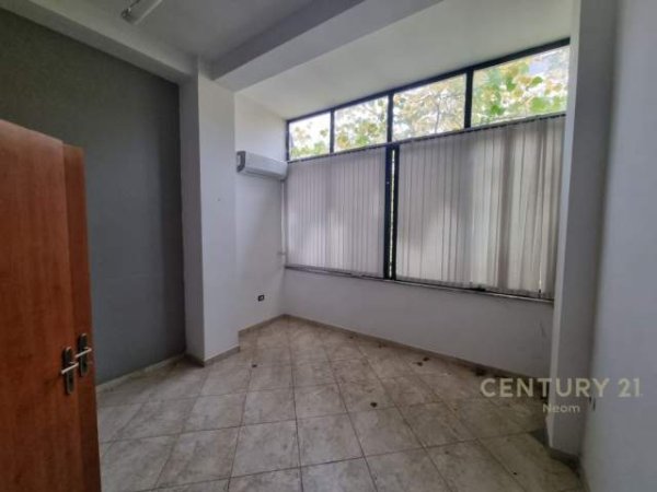 Tirane, shes zyre Kati 2, 40 m² 75.000 Euro (Rruga: Frederik Shiroka)