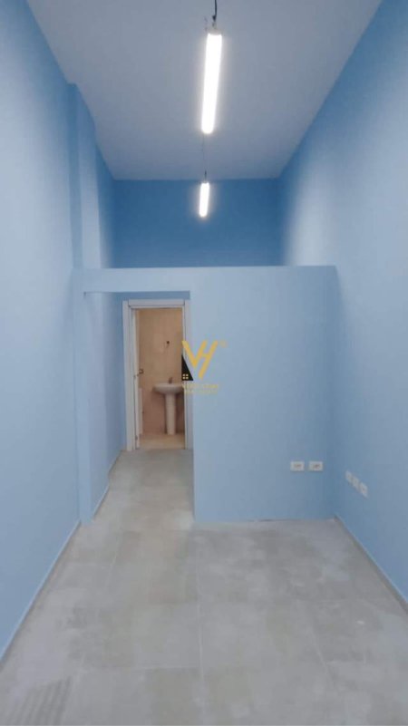 Tirane, shitet dyqan Kati 0, 25 m² 75.000 Euro (RRUGA BABE REXHA)